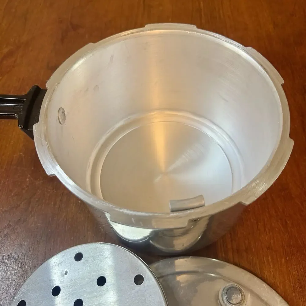 Presto 0121004 Vintage Pressure Cooker Canner 4 Qt Aluminum w/ Manuals